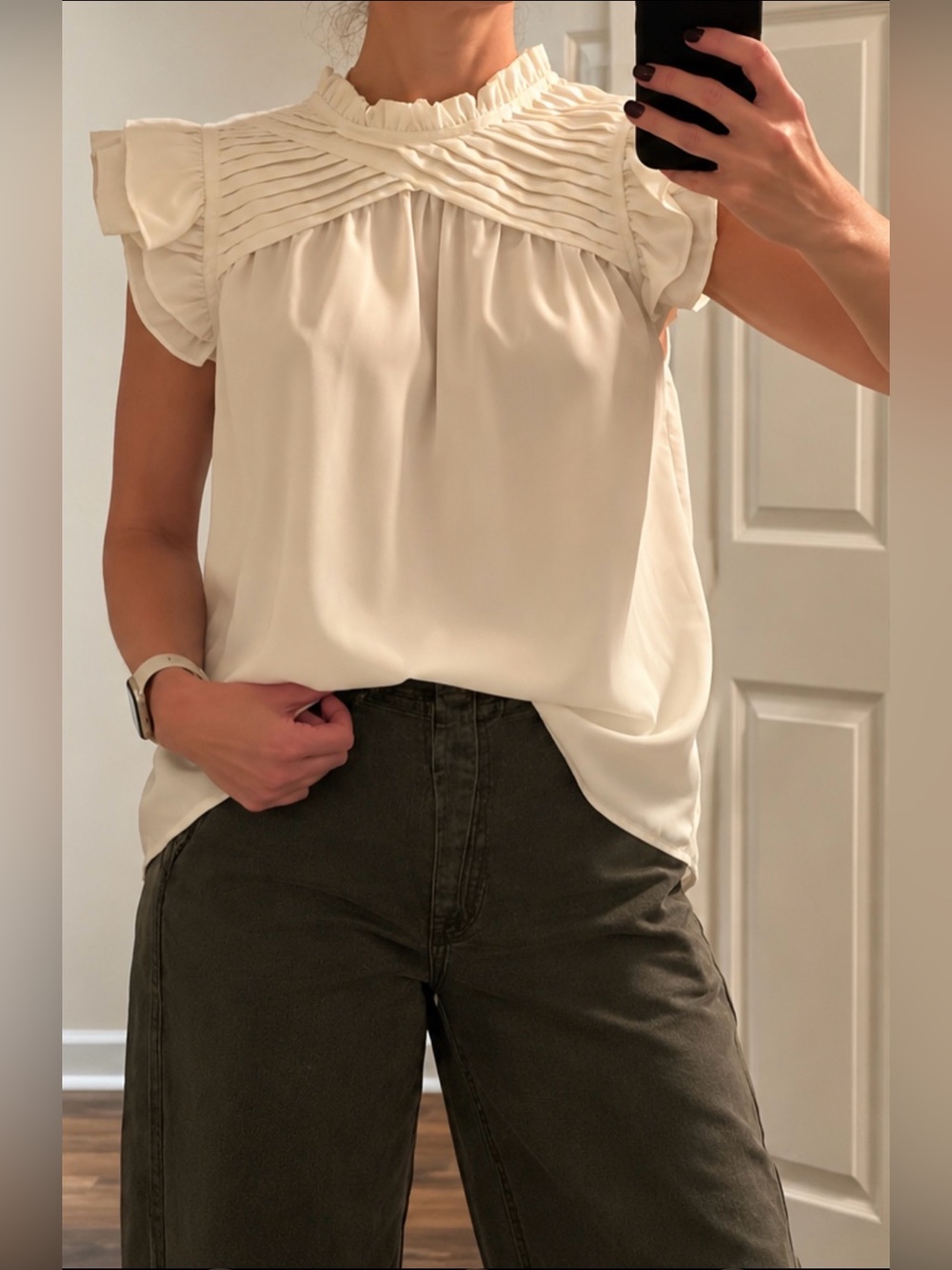 Umgee Cream Pleated Ruffle Neck Blouse – Size Small